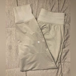 Lululemon Metro Miles Jogger Size 10